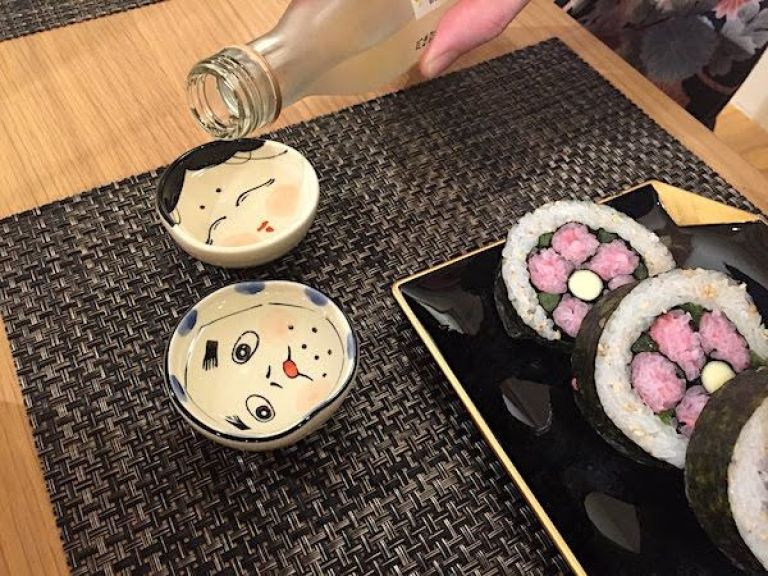Learn how to cook authentic Japanese decorative sushi roll with Local Teacher.