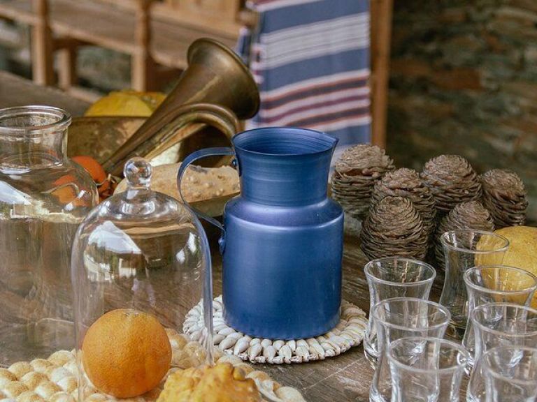 Private Gin and Wine Tasting Tour from Chania with Lunch.