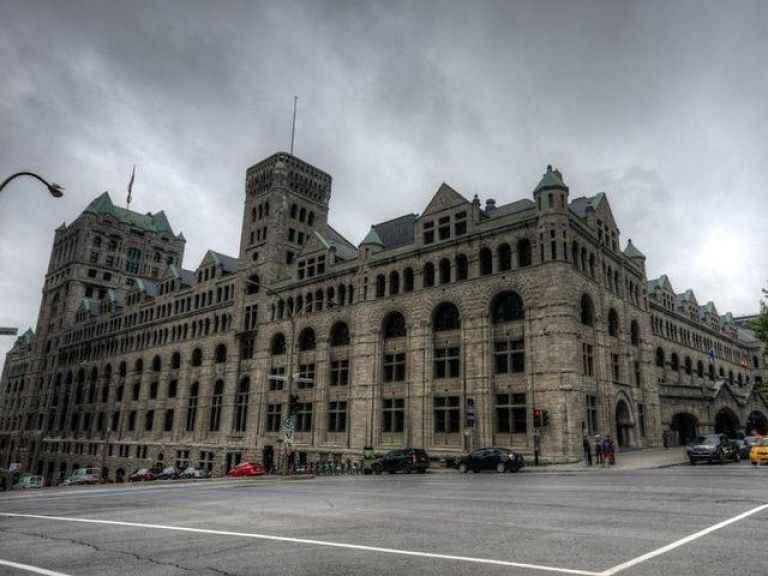 Montréal Downtown and Underground City Private Walking Tour.