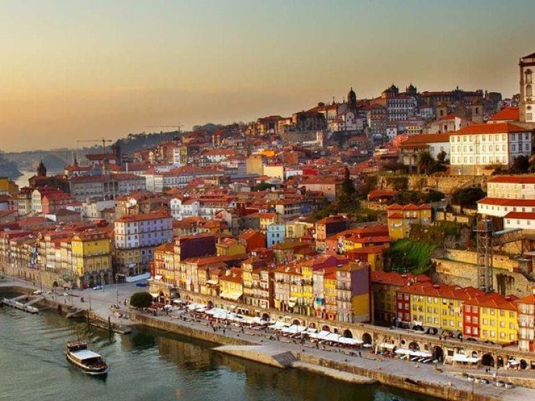 Private Transfer Lisbon To Porto With Stops Along The Way. On this service to Porto you will have the chance to visit the City of Coimbra once Capital of Portugal, an amazing city filled with history and beautiful sights, known as the city of the students due to one of the oldest universities in the world that provided to Portugal some of the best personalities of our history.