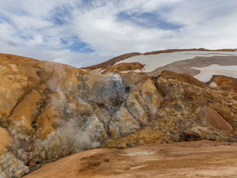 Kerlingarfjöll Day Pass: Kjölur Highland bus from Reykjavík. This is a day pass on our scheduled Kjölur Highland Bus service, and includes a transfer from Reykjavík to Kerlingarfjöll and back.