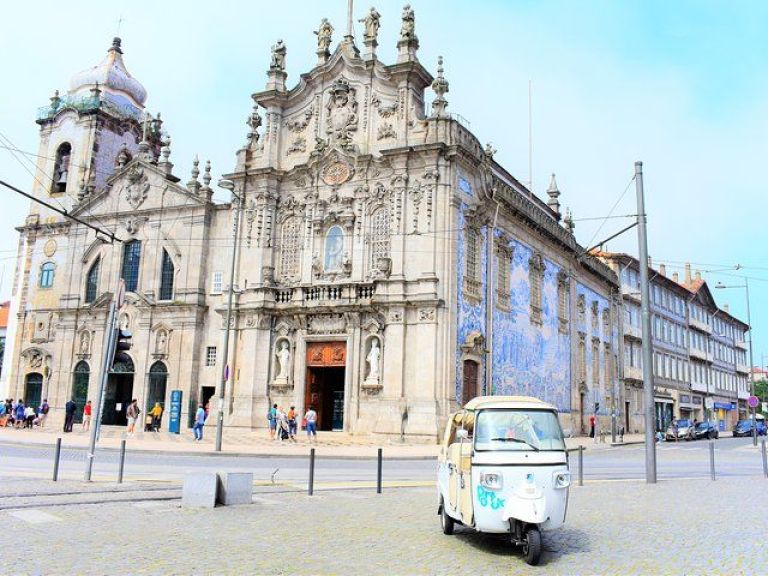 Guided Tour to the Porto Historical Center on a Tuk Tuk.