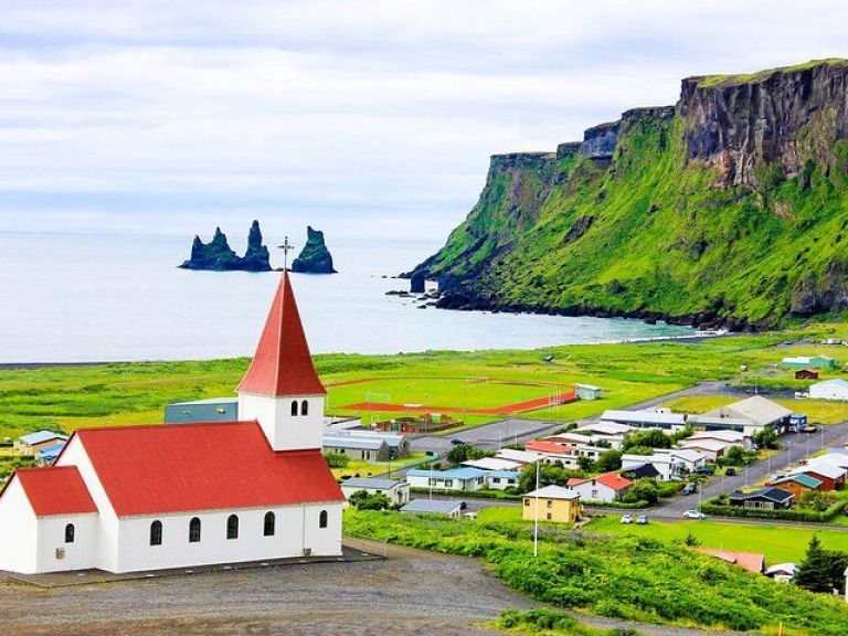 Private south coast tour with a personal guide: This private South Coast Tour takes you on an amazing adventure. If there would be 1 tour to show you the true beauty of Icelandic nature – it would be this one. We will make it a day to remember.