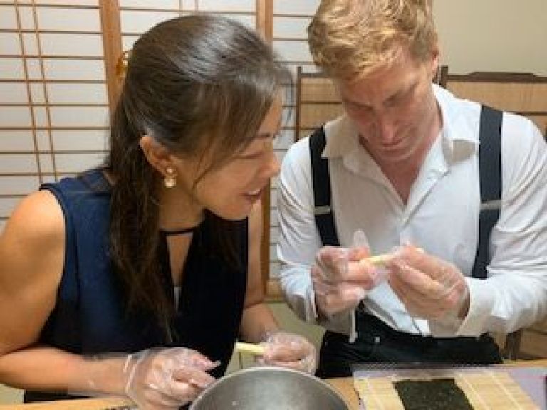 Art-Sushi-Roll Cooking - Even Japanese people think this kind of sushi roll is difficult to make without special lessons.