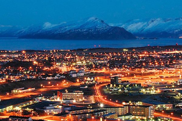 Bodø, a captivating Norwegian city located just above the Arctic Circle, is a gateway to the wonders of the north. It is a haven for outdoor enthusiasts, offering a unique blend of natural beauty, cultural richness, and adrenaline-fuelled adventures.