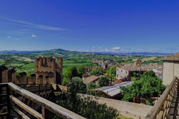 Gradara: complete guided tour in small groups