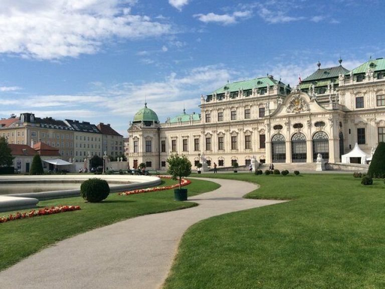 Big Tour of Gustav Klimt’s Art in Vienna: Belvedere, Secession & Leopold Museum.