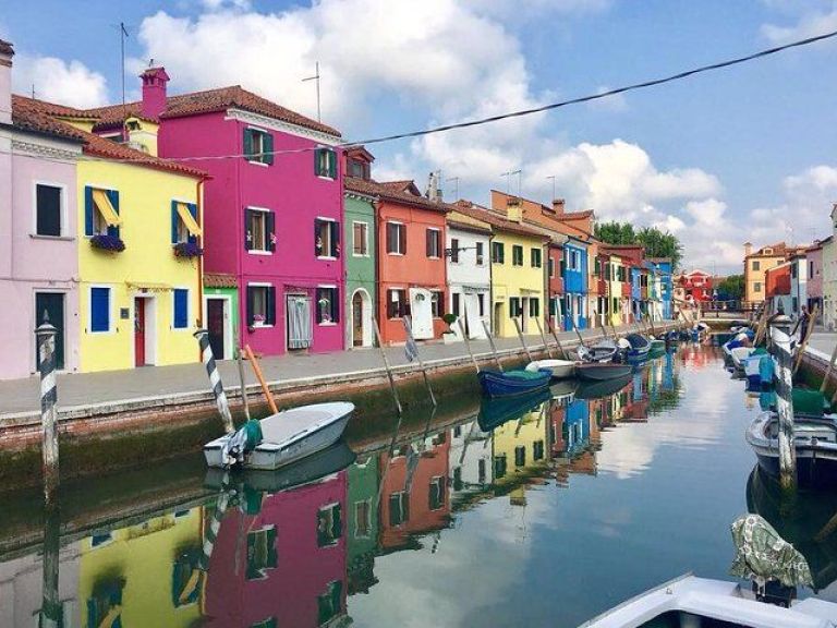Grand Canal Boat Private Tour: Murano and Burano.