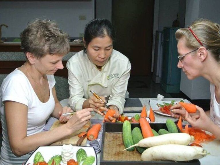 Half-Day Professional Thai Fruit and Vegetable Carving Class.