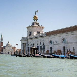 Canal Grande Boat Trip and Walking Tour in a Different Neighborhood.