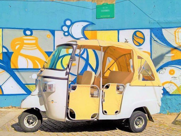 Full-Day Private Tuk Tuk All Around Porto. We’ll start our experience by visiting the Sé do Porto Cathedral, a 12th century building with a mix of architectural styles, dating back to the medieval origins of Porto, here we also see the Sé district, which surrounds the cathedral and is the oldest in town, while remaining faithful to Porto's traditions and customs.