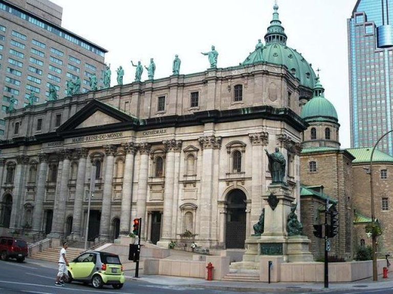 Montréal Downtown and Underground City Private Walking Tour.