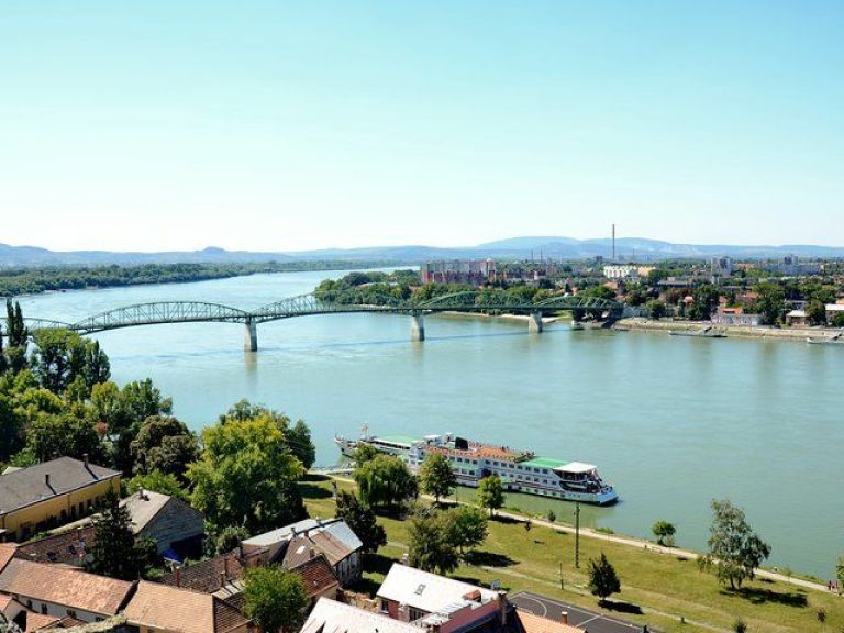Danube Bend: Day trip from Budapest.