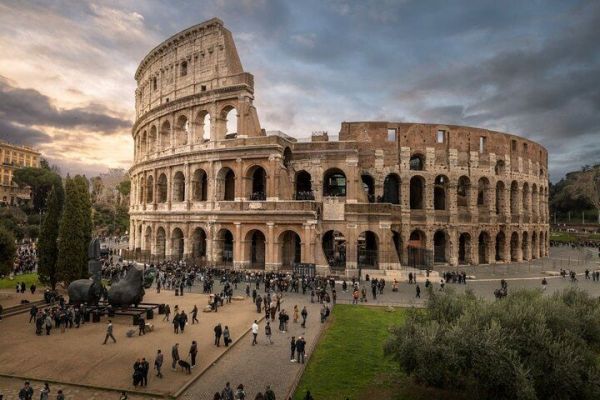 Colosseum Express Semi Private Tour with Ticket to Roman Forum and Palatine Hill