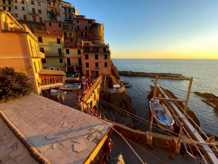 Cinque Terre walking tour with local wine tasting.