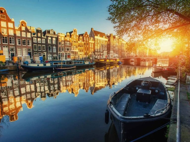 Self-Guided Photography Canals of Amsterdam Tour.