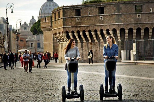 Private Baroque Tour with Guide in Rome by 3-Hour Segway