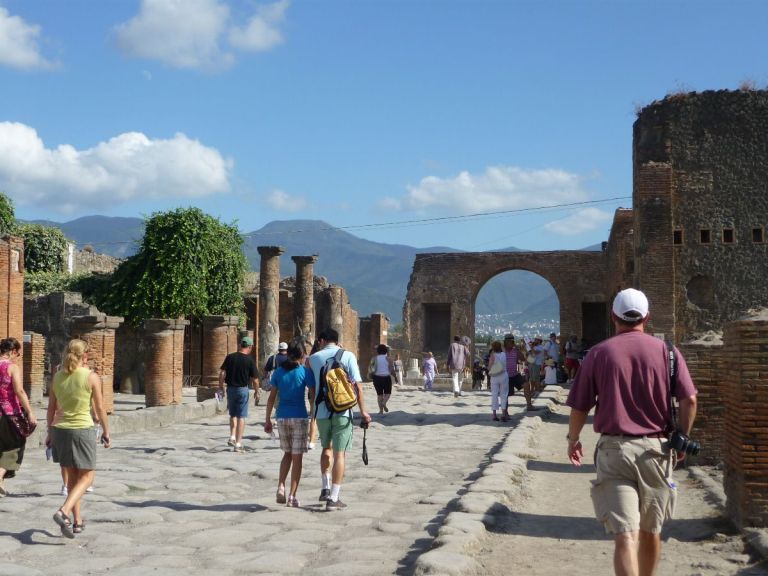 Pompeii Walking Tour from Pompeii [SHARED GROUP TOUR].