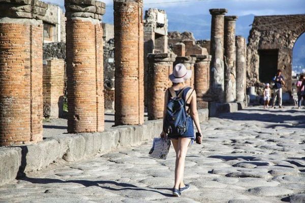 Private Day Trip from Rome to Pompeii and Amalfi Coast