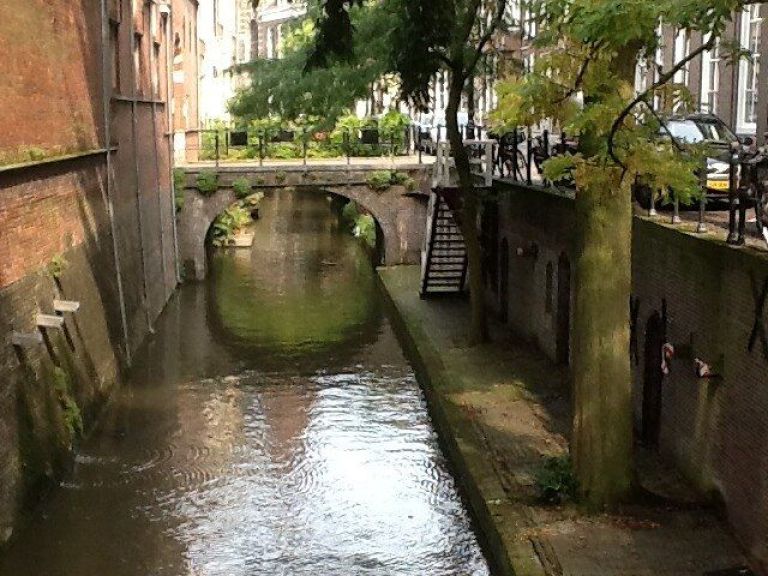 3h30 Private Tour Utrecht - Utrecht is a beautiful and majestic city! It keeps ranking among the top five happiest cities...