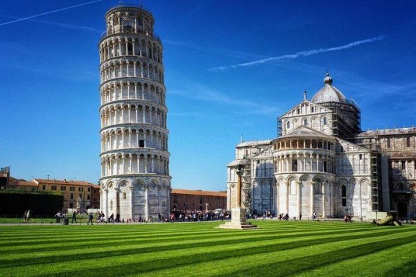 Private Day Trip from Florence to Pisa, Lucca and Vinci