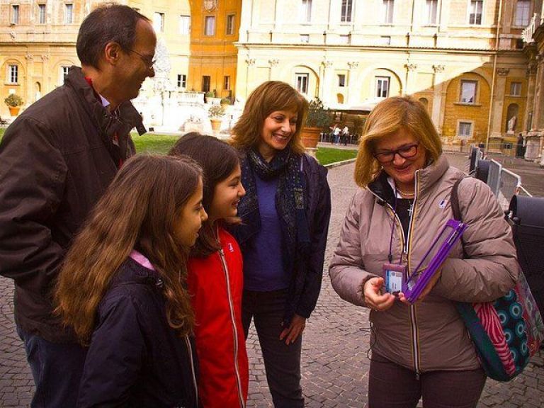 Early Private Tour at Vatican for families.