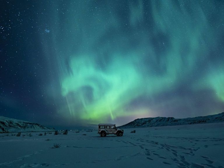 Northern Lights 4×4: Travel is all about collecting memories and the most breathtaking moments are provided by nature. Her wonders give you the reason to explore the most far-flung corners of the world. When in Iceland, make sure to catch a glimpse of a Roman goddess of dawn, Aurora, dancing in an epic spectacle of Northern Lights.