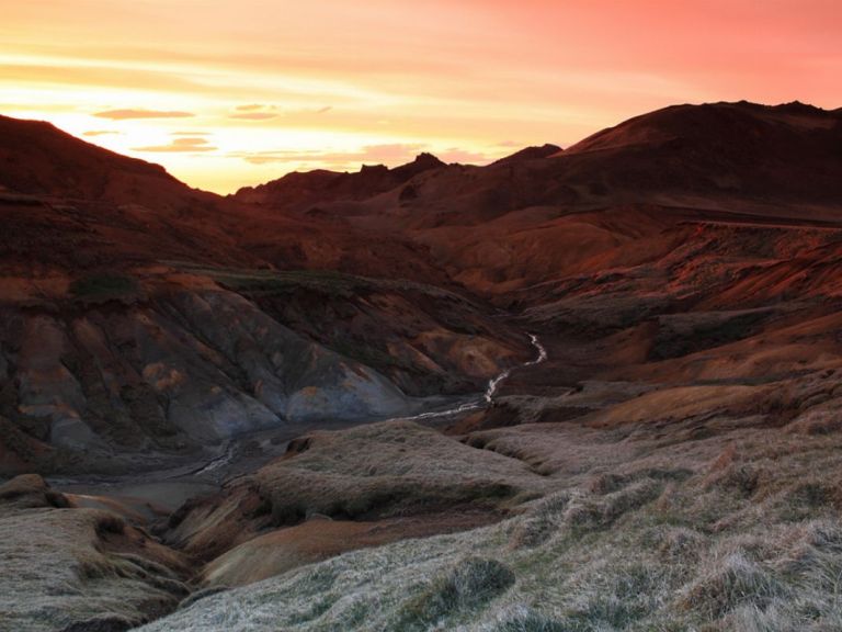 Reykjanes Peninsula - Private Tour: Incredible aspects of bird’s life & Iceland’s volcanic landscapes with cliffs, volcanoes, lava fields, hot springs & craters of various kinds…