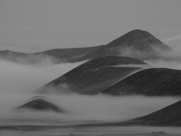 Reykjanes Peninsula: Incredible aspects of bird’s life & Iceland’s volcanic landscapes with cliffs, volcanoes, lava fields, hot springs & craters of various kinds…