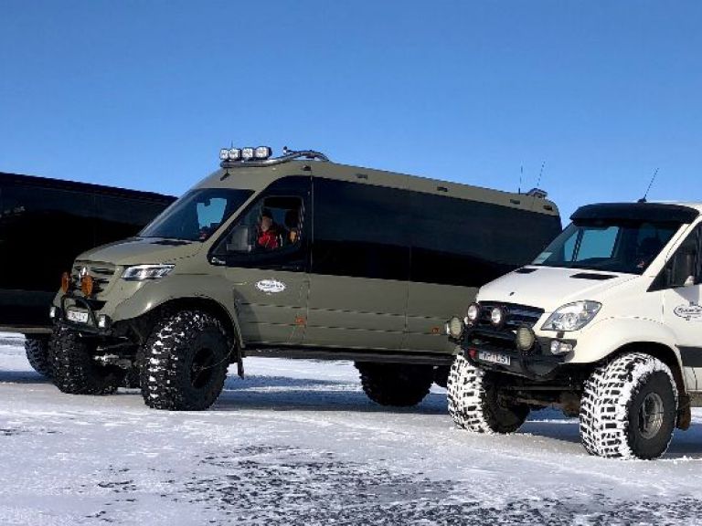 Private Super Jeep with driver guide.