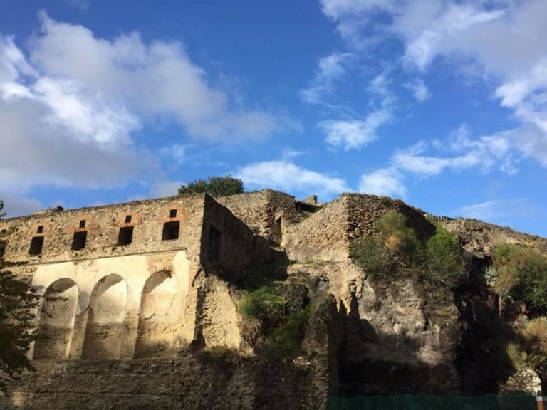 Amalfi Coast & Pompeii [SHARED GROUP TOUR].