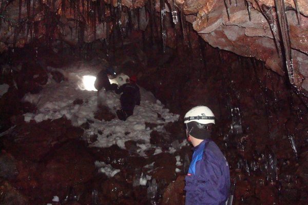 Gjábakkahellir cave tour