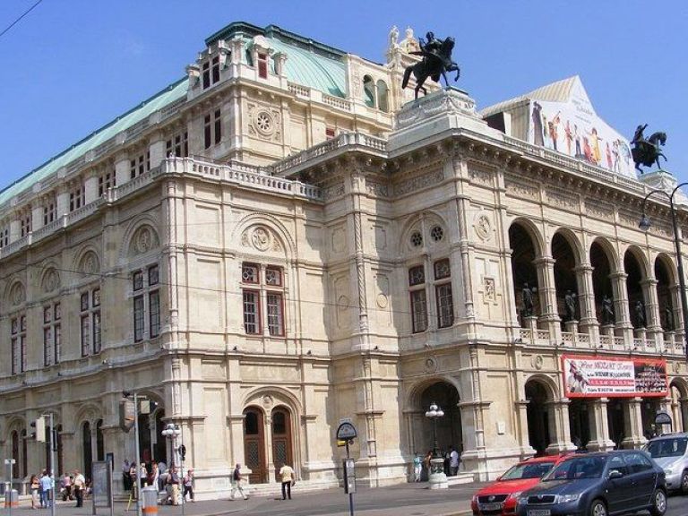 Full-Day Imperial Vienna Tour from Budapest with Hotel Pickup.