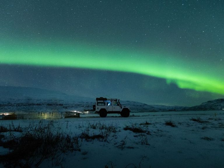 Northern Lights 4×4: Travel is all about collecting memories and the most breathtaking moments are provided by nature. Her wonders give you the reason to explore the most far-flung corners of the world. When in Iceland, make sure to catch a glimpse of a Roman goddess of dawn, Aurora, dancing in an epic spectacle of Northern Lights.