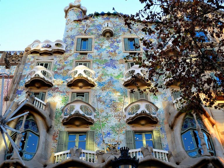 Private Shore excursion of Barcelona with Skip the Line Sagrada Familia Ticket.