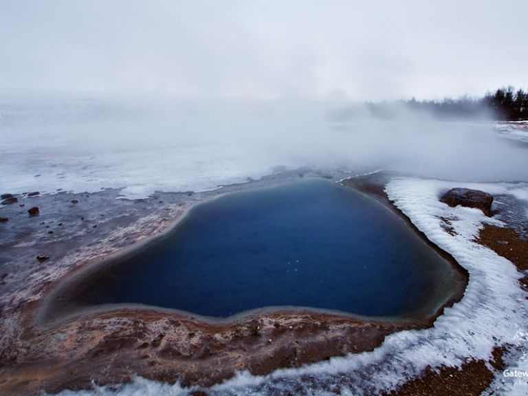 Hot Golden Circle: Golden Circle is the tour you should not miss if you only do one tour in Iceland. However, make it more special and combine it with a relaxing bath in the Secret Lagoon.
