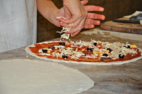 Naples: Pizza Cooking Class
