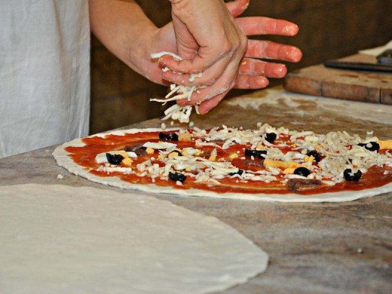 Naples: Pizza Cooking Class.