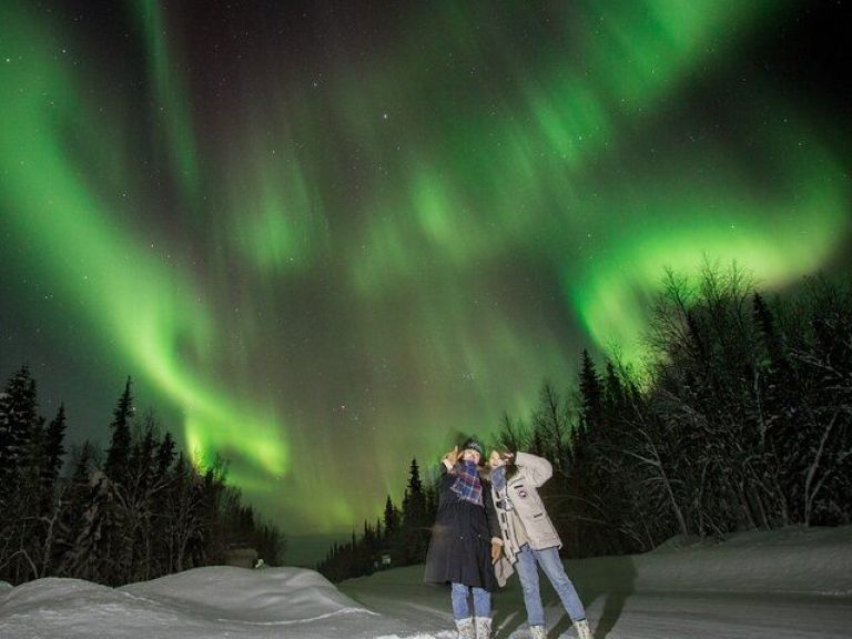 Northern Lights Hunting Rovaniemi in small (max 3-4 persons) group.