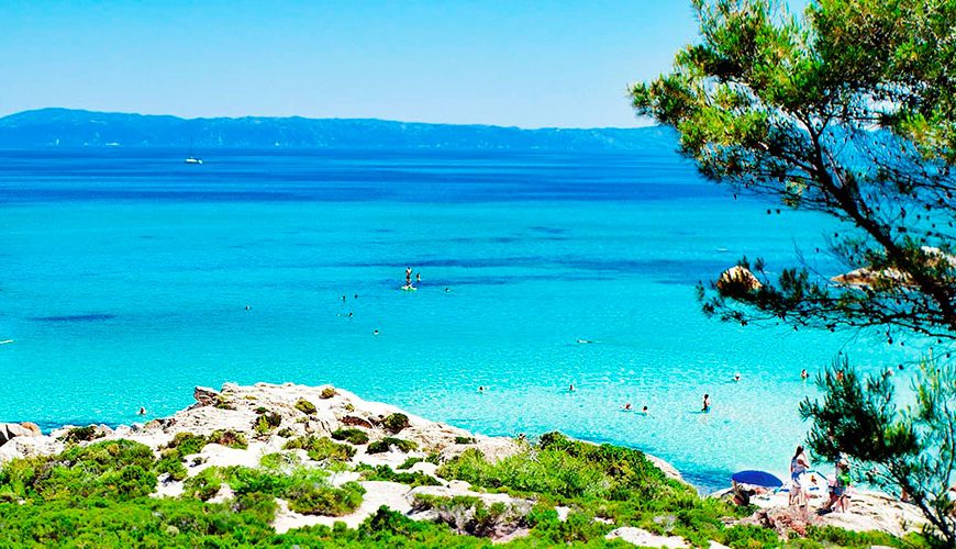 Attractions-in-Halkidiki-Greece: Welcome to the enchanting Halkidiki Peninsula, where breathtaking landscapes, pristine beaches, and rich history await your exploration. Nestled in northern Greece, this picturesque region is an idyllic escape for travelers seeking an unforgettable Mediterranean experience.