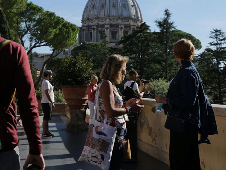 Early Private Tour at Vatican for families.