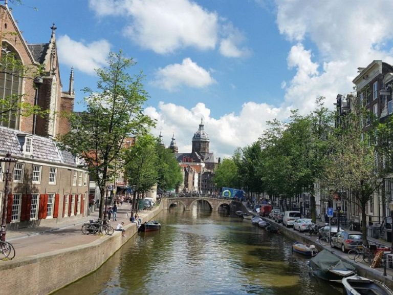 Self-Guided Secrets of Amsterdam Exploration Game ENG.