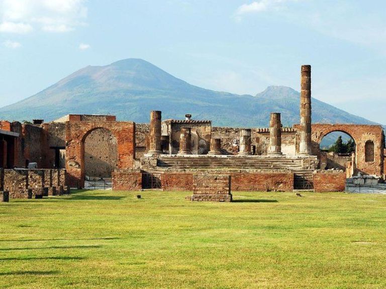 Pompeii, Herculaneum & Vesuvius drive [SHARED GROUP TOUR].