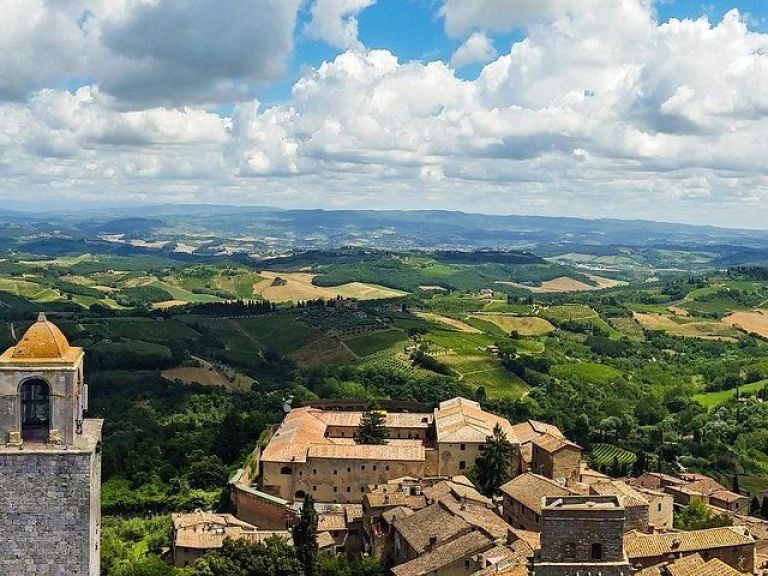 Tuscany Private Full Day from Florence: Siena, San Gimignano and Chianti Wine Tasting.