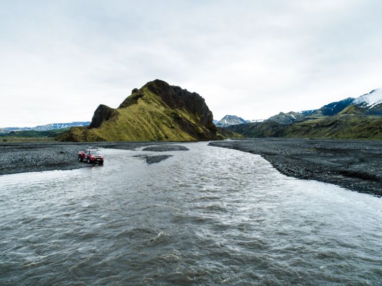 Þórsmörk & Eyjafjallajökull Jeep tour: We´ll take the main road east from Reykjavík through the mountains of Helliðsheiði plateau and drive along the south coast passing small Icelandic farms all the way to the foot of the world famous Eyjafjallajökull volcano. We stop at Seljalandsfoss waterfall where the brave ones can take a walk behind the waterfall as it falls from the very high cliffs