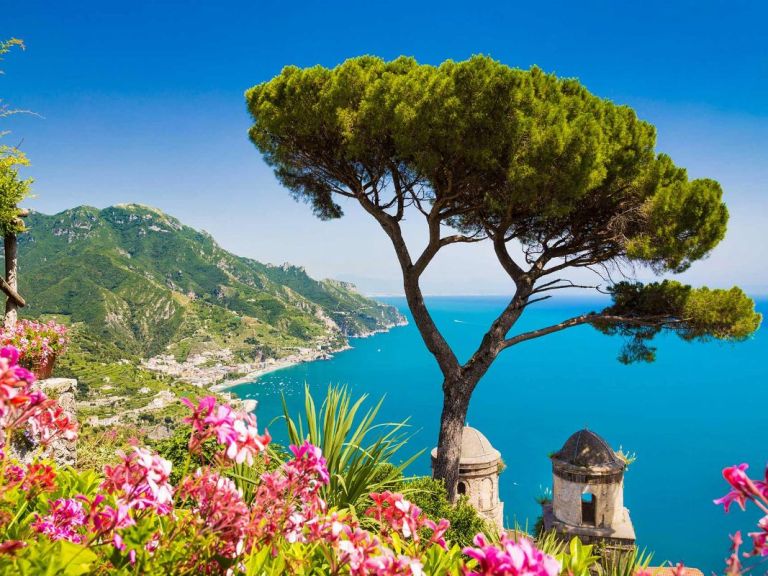 Discovering the Amalfi Coast: day trip from Naples or Sorrento.