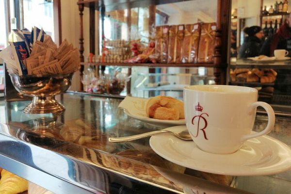Sweet Venice: traditional cafès and pastry shops walk
