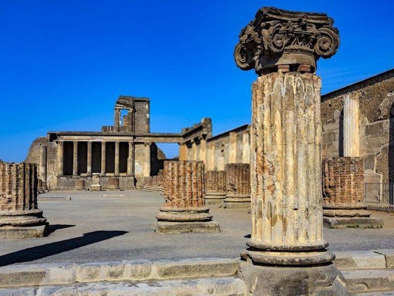Private Day Trip from Rome to Pompeii and Amalfi Coast.