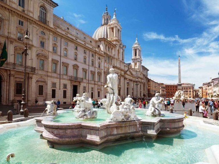 Baroque tour with guide in Rome by Scooter 2 hours.