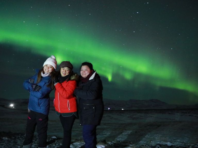 Northern Lights Small Group Minibus Tour: The dancing aurora borealis, or northern lights, are truly one of the unique wonders of the world. Iceland is a leading northern lights destination perfectly situated at the edge of the arctic circle, perfect for spotting the Northern Lights.